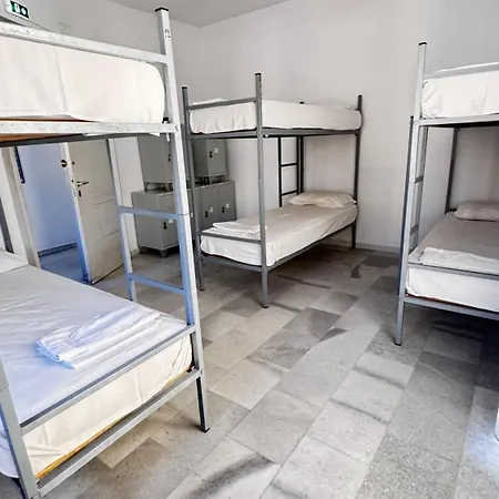 Hostal Naxos *