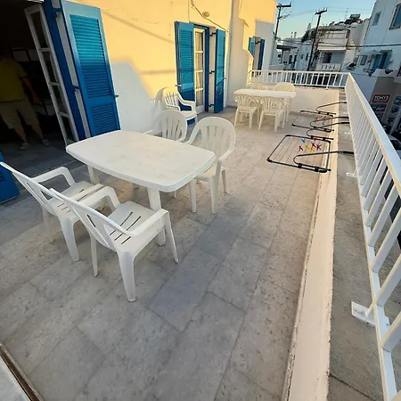 Naxos Hostal *