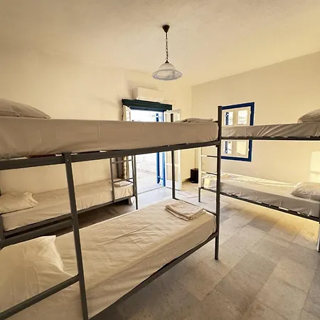 Hostal Naxos *